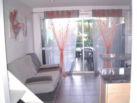 750 mètres de la plage, duplex pour 4 personnes avec grande terrasse.