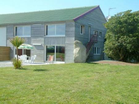 Maison vue mer en bordure des plages avec grand jardin.