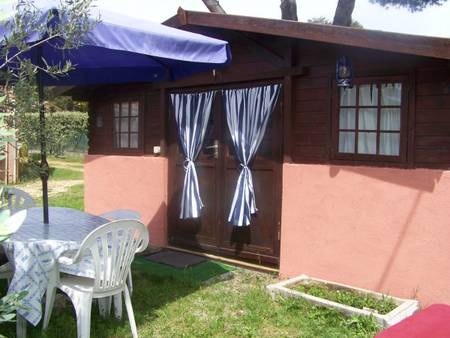 Location mini villa, style chalet, côté campagne à Ajaccio.Plages à 10 mn