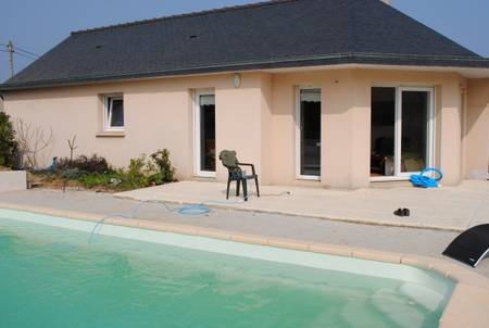 Maison bord de mer(15 minutes à pieds) avec piscine privée et chauffée.