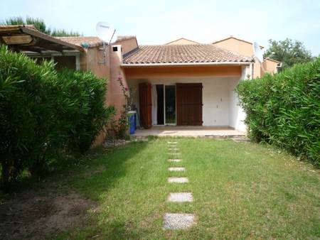 Mini-villa mitoyenne à 600 mètres à pied de la plage de Pinarello.