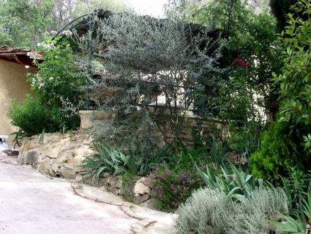 Location petite maison dans l'arrière pays entre Aix-en-Provence et Marseille