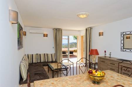 Villa de standing avec piscine à 500 m de la plage de sable, Tizzano.