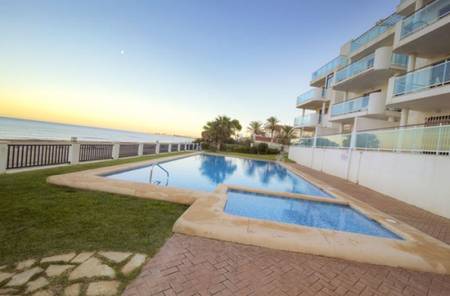 Séjour à Dénia avec 12 repas offerts dans des restaurants, spa et cocktail. 