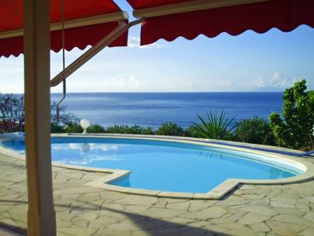 Villa aux Antilles,face à la mer des caraibes.