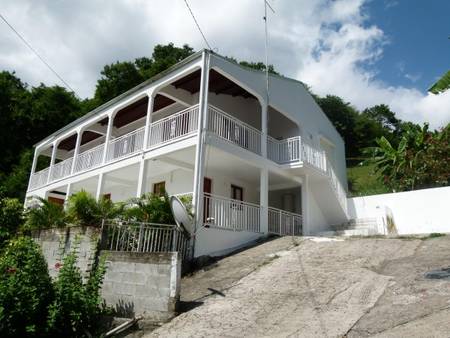 Bel appartement de 150 m2 avec vue sur mer et montagne de 2 à 7 pers.