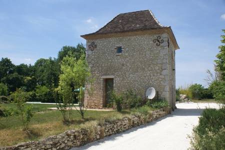 Ancien Pigeonnier aménagé avec piscine privative près de Bergerac.