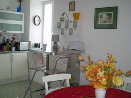 Roscoff petite vue Port/plage à 100 mètres, T2 35m2, tout se fait à pied.