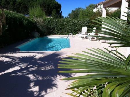 Agréable villa avec piscine.