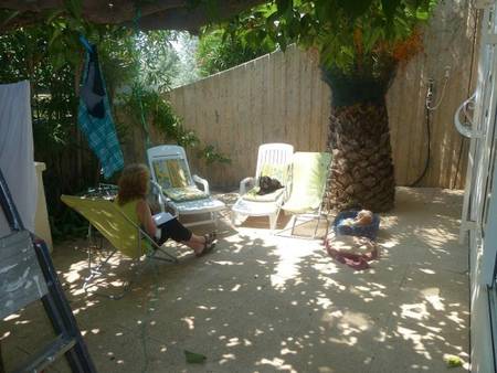 A 300 mètres de la plage, au calme, villa ronde à l'abri des regards.