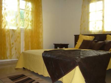 Villa sous le soleil au coeur de saint francois a deux pas des plages.