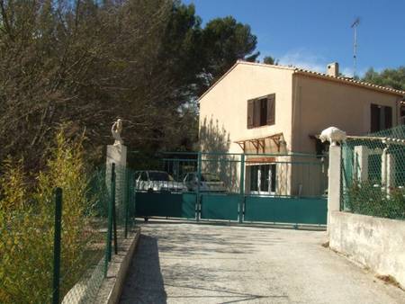 Entre mer et montagne, 30 km, location F3 meublé à Draguignan Var.