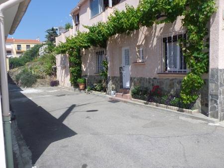 Location appartement, plein pied, Port-Vendres.