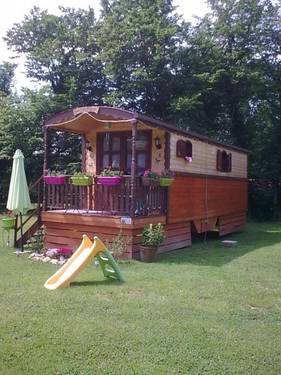 Un séjour dans notre roulotte au coeur de la nature.