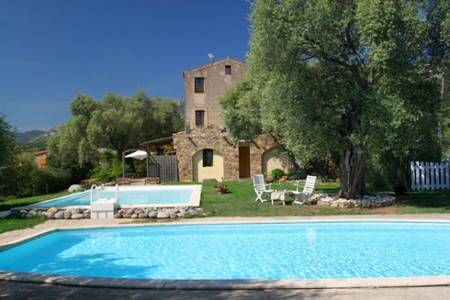 Appartement de charme dans maison de caractère, piscine, calme proche Calvi.