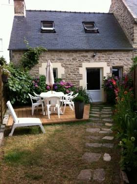 Locations d'un joli penty rénové, dans le Finistère, à 2 km de la côte. 