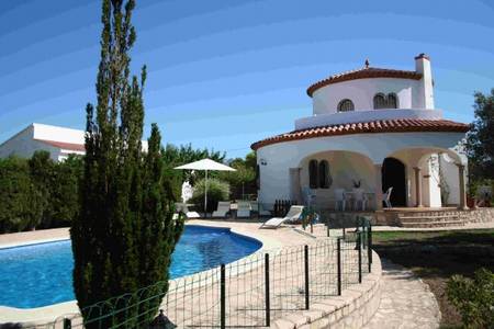 Villa  de particulier avec piscine sécurisée tout confort proche mer.