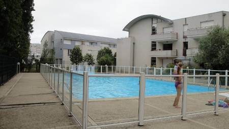 T2 dans une résidence avec piscine à La Rochelle, quartier des Minimes. 