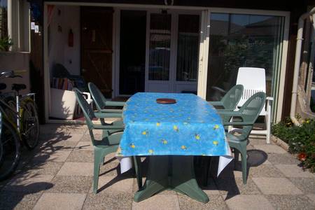 Pavillon 45m² habitables, terrasse 30m², couchage 8 personnes, proche mer.