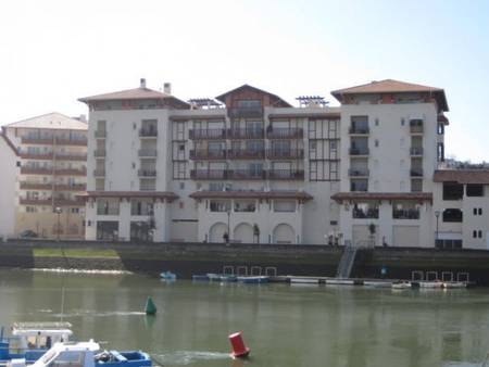 Ciboure - Location T2 bien équipé pour 4 pers dans immeuble grand standing.