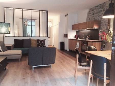 50m2 de charme à 50m du lac et 50 m du centre historique.