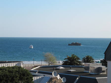 Location appartement à Perros-Guirec, plage Trestraou, vue Mer, à 100m plage.