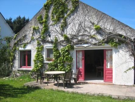 A 150 mètres de la plage, villa de 6/8 personnes, quartier calme.