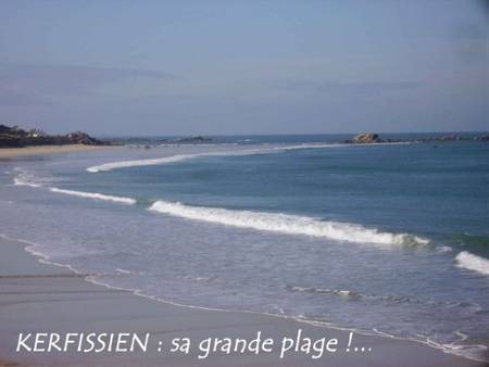 Maisonnette à 50 mètres de la plage de sable fin. 