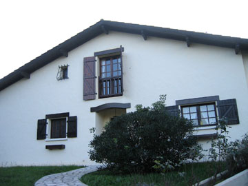 Location 2 pièces dans villa à la campagne à 4 km de la plage.