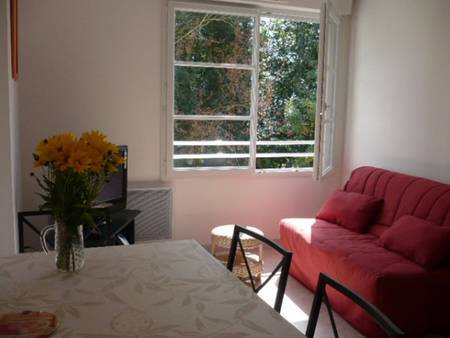 Appartement ensoleillé et calme dans le quartier St Eloi.