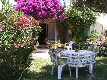 Location T3 duplex (60 m2) Théoule, 9 km Cannes, vue mer/montagne, 800m plage.